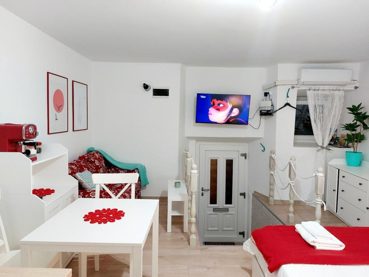 Sha La La - Charming, Unique Studio In A Historic Building Next To A Castle, Wifi, Smart Tv, Washer-Dryer Bakar Dış mekan fotoğraf