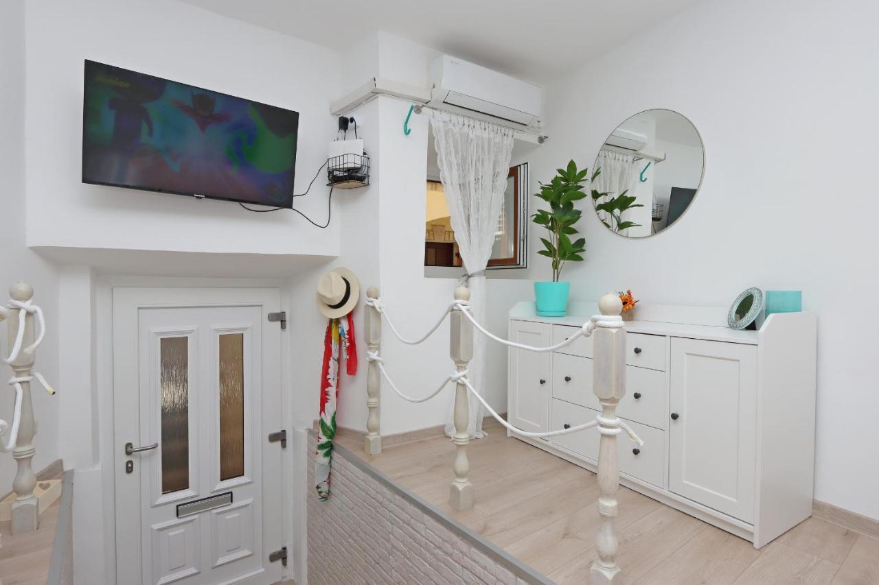 Sha La La - Charming, Unique Studio In A Historic Building Next To A Castle, Wifi, Smart Tv, Washer-Dryer Bakar Dış mekan fotoğraf